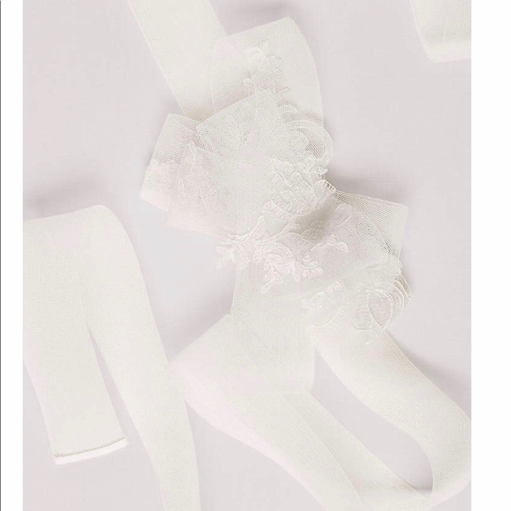 New!  Vera Wang Bridal Sash